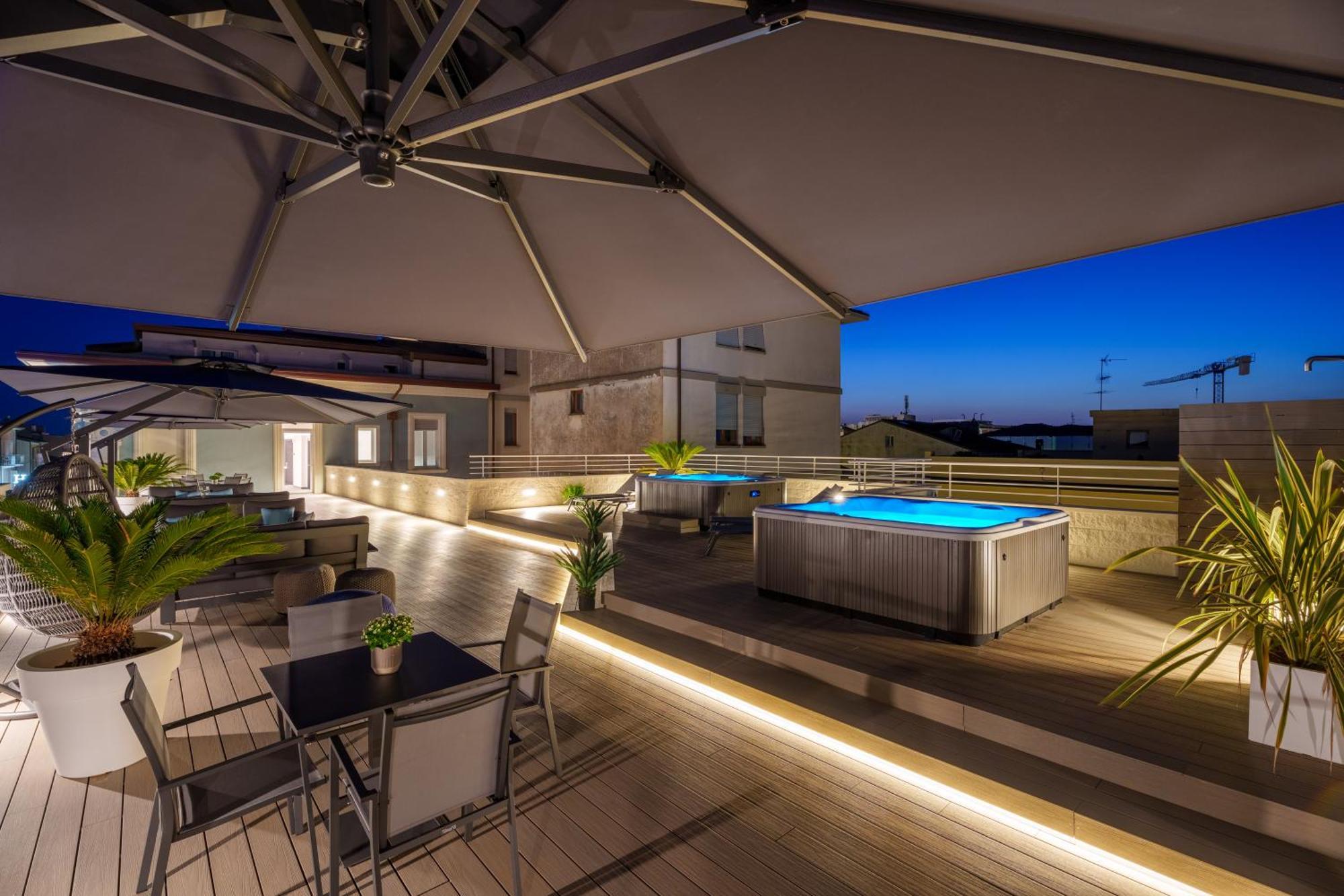 VI Suites Viareggio Ngoại thất bức ảnh