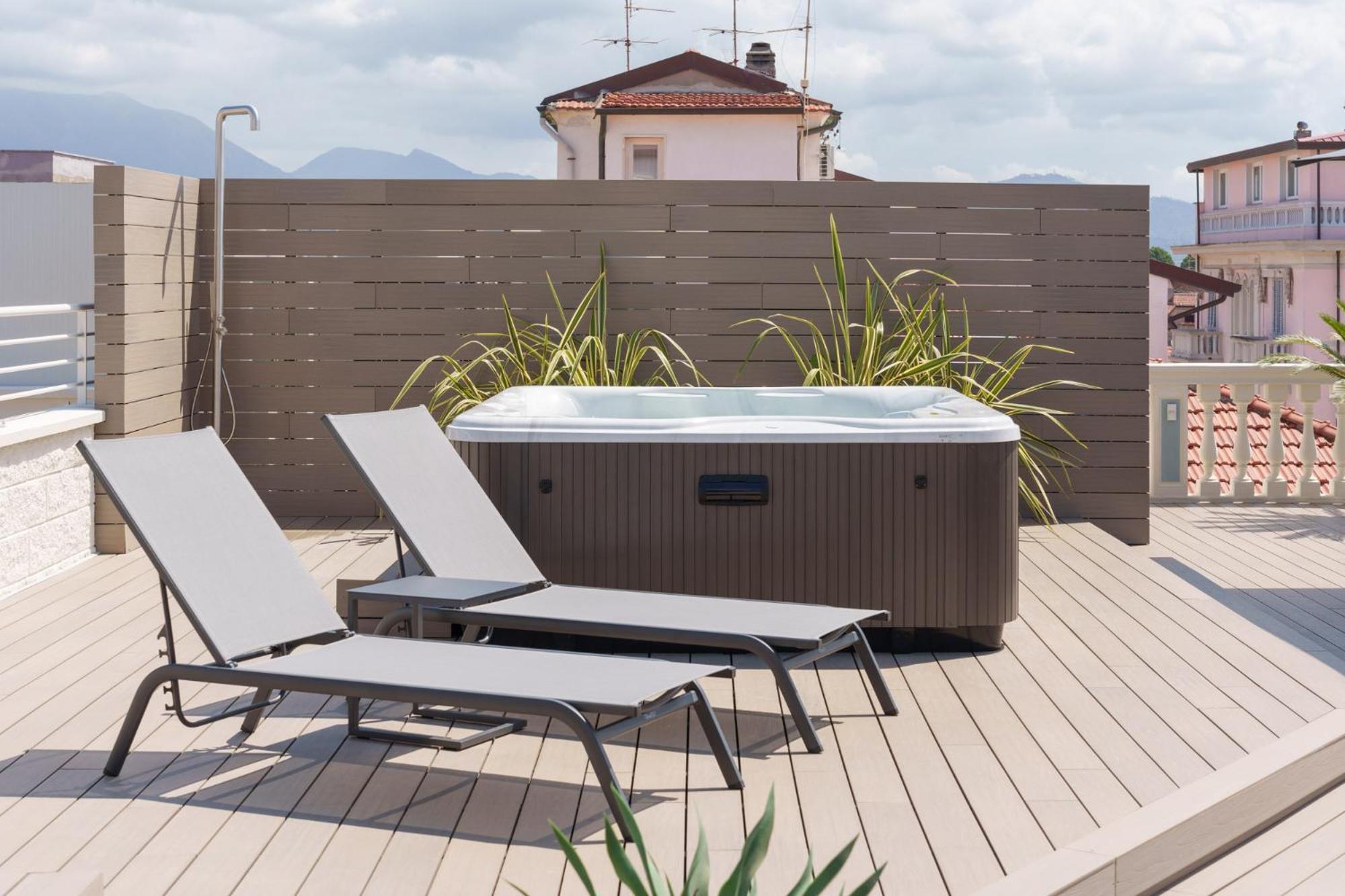 VI Suites Viareggio Ngoại thất bức ảnh