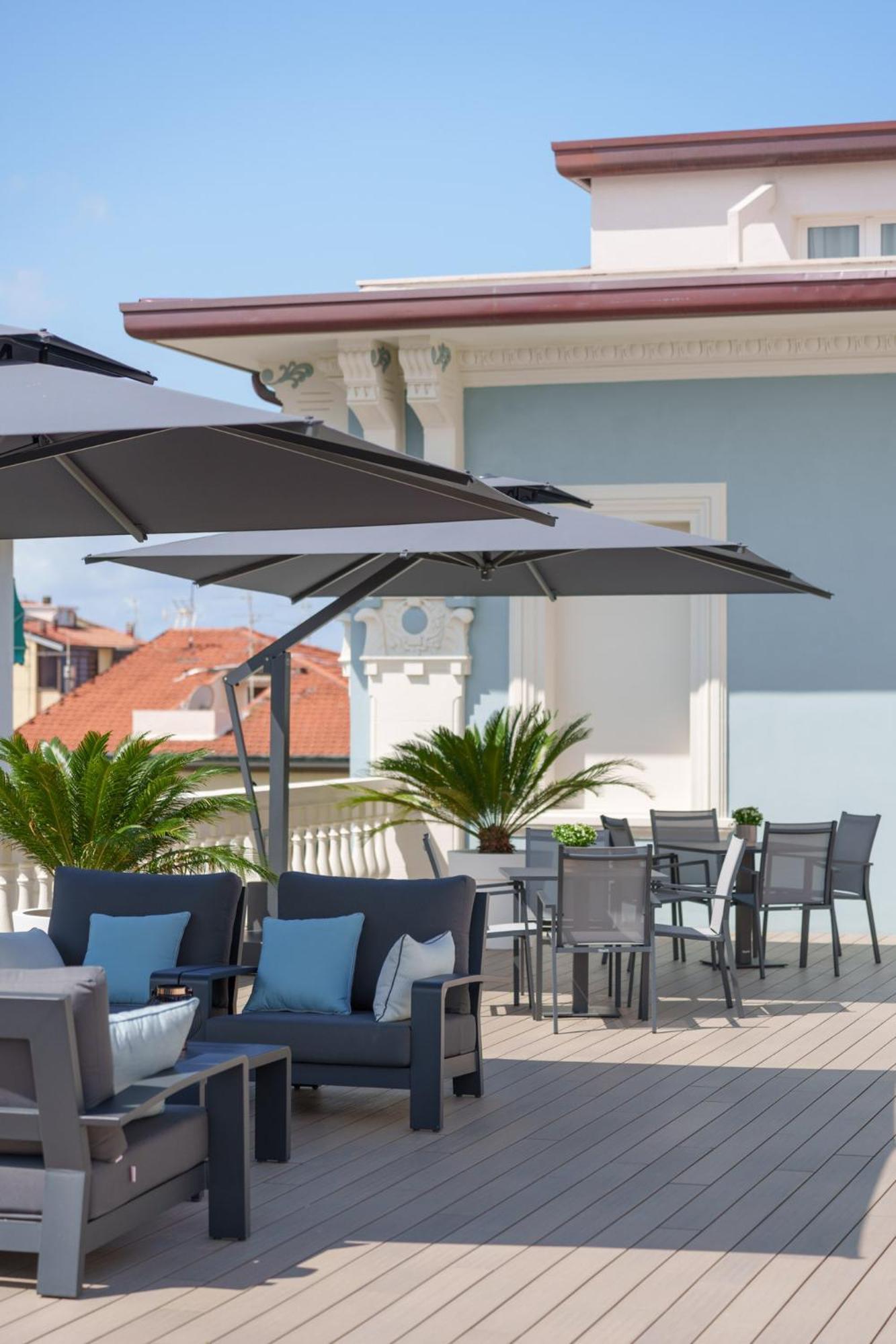 VI Suites Viareggio Ngoại thất bức ảnh