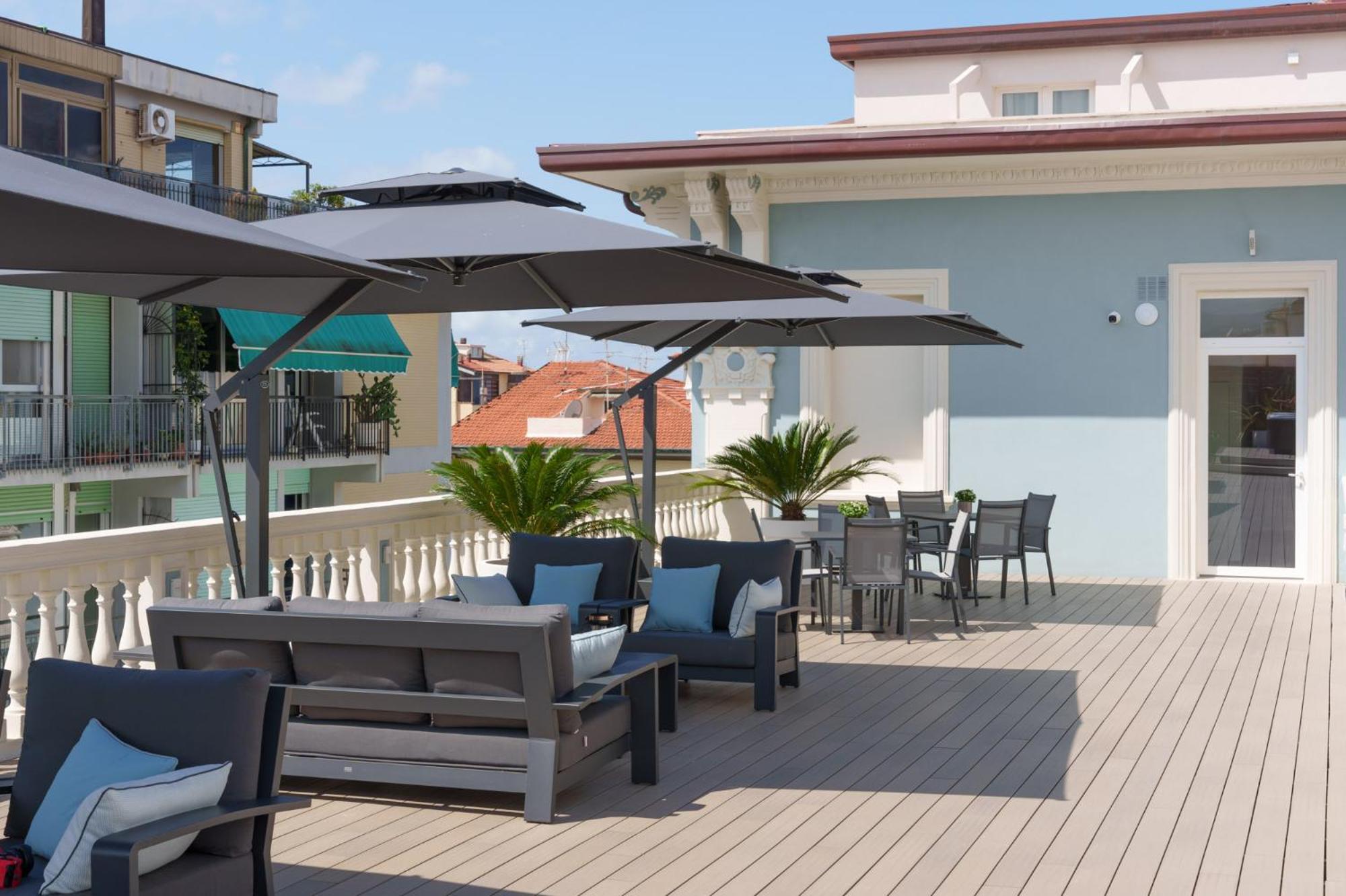 VI Suites Viareggio Ngoại thất bức ảnh